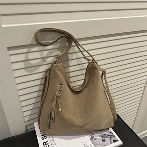 Sac Hobo pour Femmes en Cuir PU Givré Minimaliste Urbain Grande Capacité Sac Cabas à Épaule Fermeture Éclair Décorative Gland Quotidien