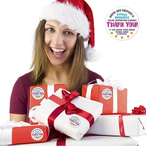 Autocollants de remerciement circulaires blancs pour boîtes cadeaux avec étoiles colorées