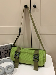 Mode Nylon Gitter Zylindertasche Für Damen Lässige Wasserfeste Umhängetasche Mit Verstellbarem Schnallenriemen Outdoor Reisetasche