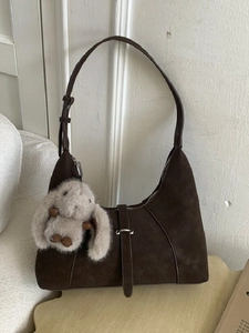 Damen Vintage Matt Wildleder PU Schultertasche Retro Halbmond Dumpling Tasche Mit Plüsch Hasen Schlüsselanhänger Verstellbarer Riemen Große Handtasche