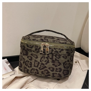 Trousse de toilette léopard vert olive avec double fermeture éclair et poignée
