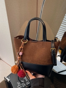 Vintage Suede And Leather Patchwork Bucket Bag For Women Fashionable Versatile Crossbody Handbag With Plush Pom-pom Pendant