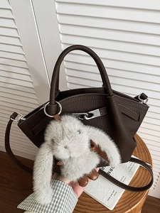 Women Litchi Grain PU Leather Bucket Bag Minimalist Crossbody Shoulder Bag With Detachable Strap And Plush Rabbit Charm