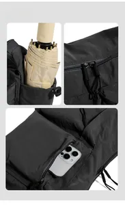 Dettagli della borsa in nylon nero con tasca laterale a coulisse e doppia zip resistente