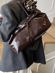 Retro coffee brown glossy leather tote bag with large capacity and stylish shoulder strap