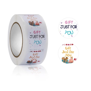 Rouleau d'autocollants cadeaux ronds roses avec texte Gift Just For You et motifs festifs