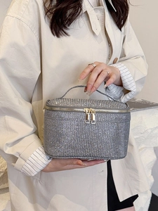 Elegante borsa a mano glitterata argento con doppia cerniera dorata e grande capacità interna