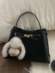 Vintage PU Leather Suede Stitching Crossbody Bucket Bag For Women Retro Gold Metal Lock Shoulder Bag With Rabbit Charm