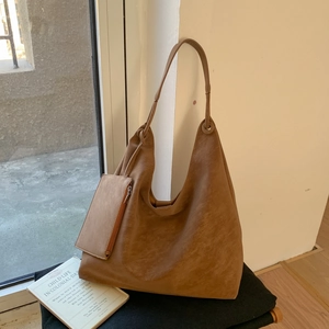 Grand sac cabas vintage marron en cuir mat avec petite pochette zippée assortie incluse