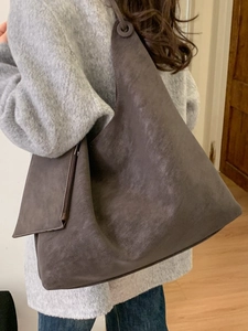 Grand sac cabas minimaliste gris foncé avec petite pochette assortie pour femme