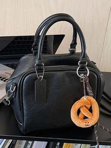 Vintage PU-Leder Boston Tasche Damen Pendler Umhängetasche Handtasche Bowling Tasche Mit Plüschanhänger Kissen Schultertasche