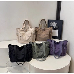 Nylon-Einkaufstaschen mit vielen Taschen in fünf Farben für Alltag und Schule