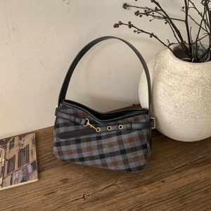 Borsa a spalla vintage a quadri con fibbia in pelle e finiture in metallo dorato