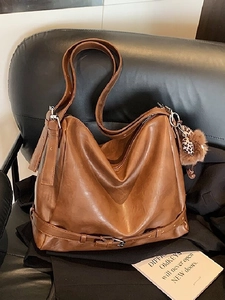 Women Large Capacity Hobo Shoulder Bag Vintage PU Leather Tote Bag With Plush Pendant Casual Commuter Handbag For Ladies