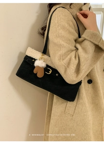 Winter plush拼接 black hobo bag with lamb wool trim and brown glove pendant