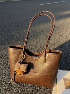 Women Large Capacity Tote Bag Contrast PU Leather Suede Patchwork Shoulder Bag Vintage Commute Bag With Bear Charm