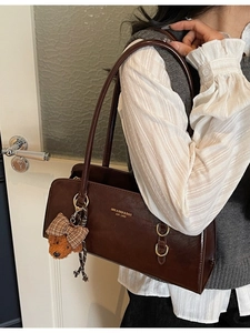 Bolso vintage marrón para mujer con colgante de osito de peluche y correa para el hombro