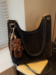 Vintage PU Leder Umhängetasche Große Kapazität Hobo Tasche Mit Bär Anhänger Für Damen Lässige Schultertasche