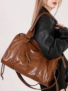 Borsa tote vintage marrone in ecopelle con cerniere a frange e tracolla regolabile