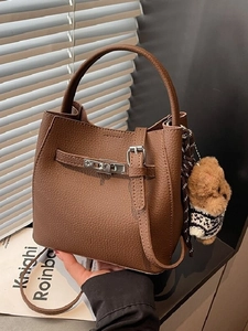 Vintage Women PU Leather Bucket Bag With Plush Charm Litchi Grain Handbag Elegant Lock Shoulder Bag Commuter Crossbody Bag