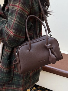 Borsa a tracolla quadrata marrone caffè scuro in pelle litchi con doppi manici