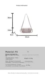 Detalle de mini bolso de solapa en PU violeta con dimensiones y especificaciones de asa
