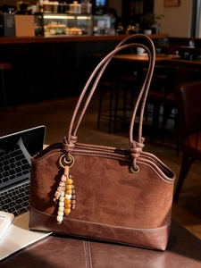 Borsa Tote da Donna Retro in Camoscio e Pelle PU Grande Capacità Borsa a Tracolla Con Nappa di Perline di Legno Casual