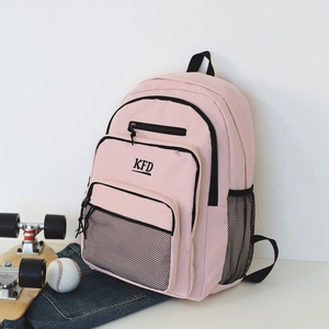 Roze canvas rugzak met KFD-logo, mesh voorvak en zijvakken voor studenten en reizen