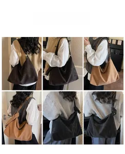Détail de deux modèles portant des sacs fourre-tout en similicuir mat brun foncé et camel