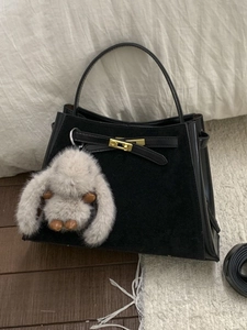 Retro PU Leather Bucket Bag For Women Vintage Elegant Handbag With Metal Lock And Plush Rabbit Charm Shoulder Bag