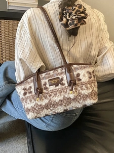 Retro plaid faux fur tote bag with brown leather handles for autumn and winter fashion