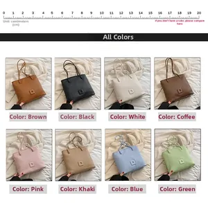 Collage de sacs cabas plissés montrant des textures détaillées en huit couleurs