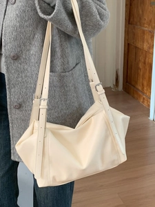 Sac fourre-tout minimaliste blanc crème chic en cuir PU souple pour les trajets quotidiens