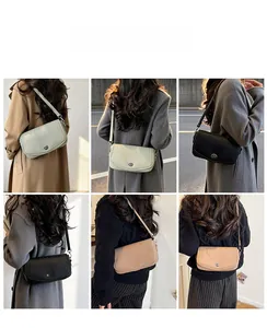 Bolsos de hombro estilo francés con grano de lichi en varios colores mostrados en modelos