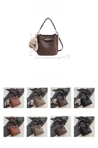 Tableau des tailles détaillé pour sac seau en cuir avec dimensions 20x11x19cm et coloris