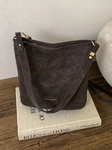 Retro Wildlederoptik PU Leder Beuteltasche Für Damen Minimalistische Schultertasche Lässige Unterarmtasche Elegante Pendler Handtasche