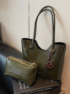 Women Large Capacity Shiny PU Leather Tote Bag Vintage Solid Color Shoulder Bag With Pendant For Daily Commuter Use