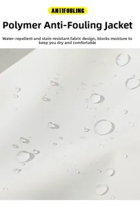 Nahaufnahme von weißem, wasserfestem Stoff mit Wassertropfen und Schmutzschutz