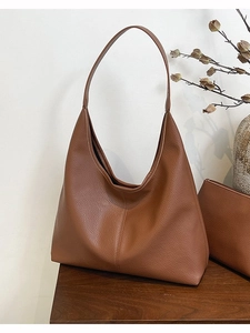 Minimalist brown lychee grain leather tote bag with shoulder strap for commuting