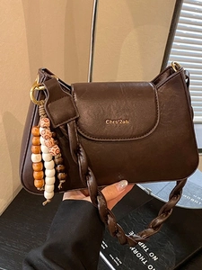 Sac à Bandoulière Rétro en PU et Suède Sac Sous le Bras Carré Avec Bandoulière Tressée et Charme en Perles de Bois Pour Femmes