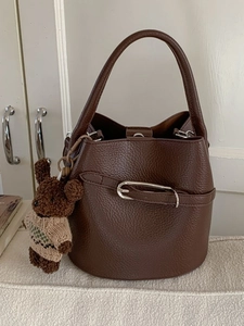 Sac Seau Minimaliste en Cuir PU pour Femmes Avec Pendentif Ours en Peluche Motif Litchi Petit Sac à Main Bandoulière pour Voyage Quotidien