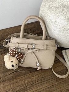 Retro Litschitextur Damen Umhängetasche Elegante Schleife Handtasche Mit Plüschbär Anhänger Stern Crossbody Tasche Alltag