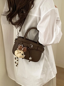 Dunkelbraune Handtasche mit Litschi-Muster, Sternschnalle und Plüschhund-Anhänger für Damen