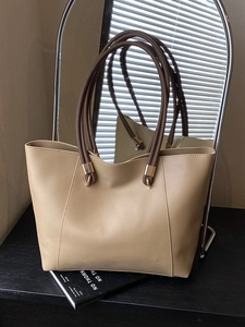 Women Large Capacity Tote Bag Modern PU Leather Shoulder Bag Urban Commuter Handbag Simple Stitching Design Gold Metal Rings Decor