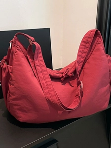 Women Large Capacity Nylon Crossbody Bag Lightweight Waterproof Dumpling Bag Casual Hobo Shoulder Bag For Travel Daily Commuting