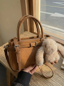 Vintage PU-Leder Schultertasche Für Damen Große Kapazität Quadratische Umhängetasche Mit Plüsch-Hasen-Anhänger Mode Tasche