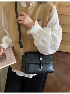 Vintage black crossbody bag for women with silver ring buckle and adjustable strap