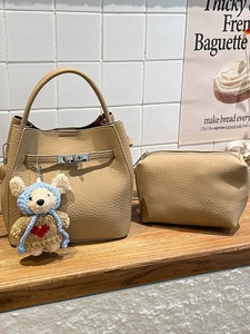 Fashion Lychee Pattern PU Leather Bucket Bag Metallic Lock Handbag Versatile Crossbody Shoulder Bag With Bear Charm Women