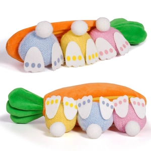 Peluche creativo de zanahoria de Pascua con tres conejitos para decoración de fiesta
