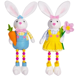 Muñecos de conejo de Pascua con zanahoria y flor, pose sentada con patas de cuentas